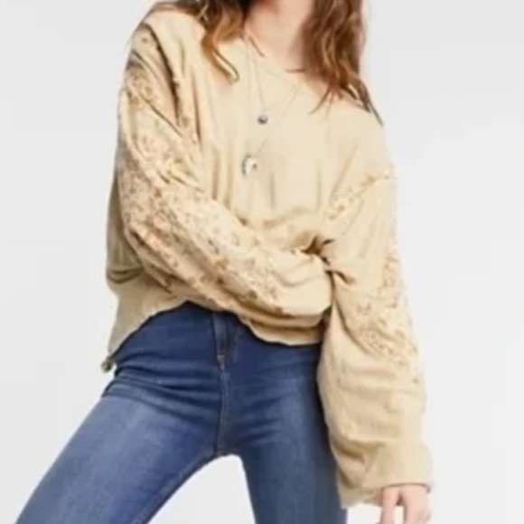 NWT Free People Yellow / Sand Patterned Oversized Long-Sleeved Top (Size M) - Picture 1 of 6